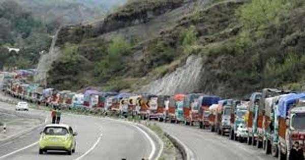 श्रीनगर-बारामूला मार्ग पर संदिग्ध वस्तु मिला, यातायात निलंबित श्रीनगर-बारामूला मार्ग पर संदिग्ध वस्तु मिला, यातायात निलंबित